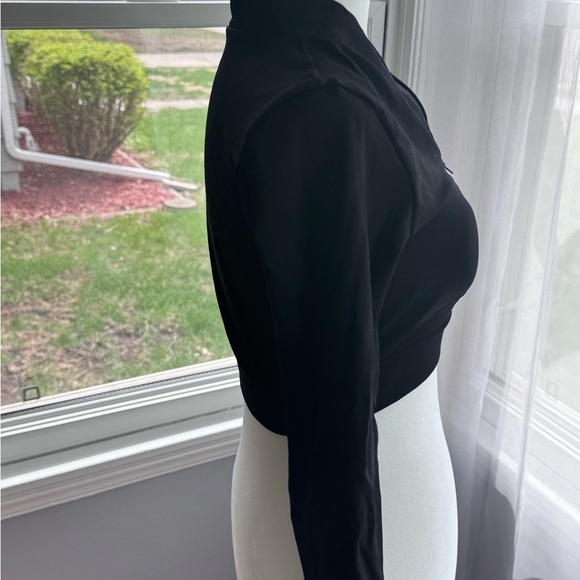 Black Long Sleeve Cropped Jacket - Picture 2 of 5